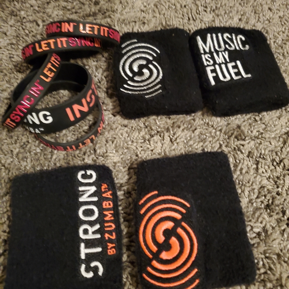 Strong by zumba accessories